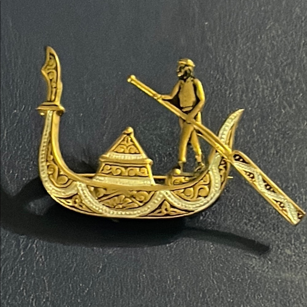 Vintage Damascene Toledo gold V enetian gondolier with paddle brooch Spain